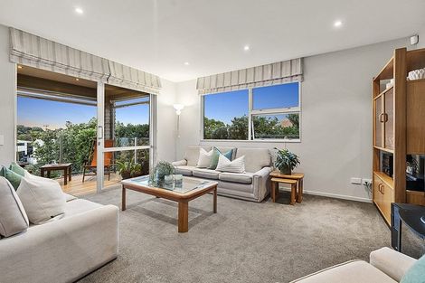 Photo of property in 2a Rushden Terrace, Red Beach, 0932