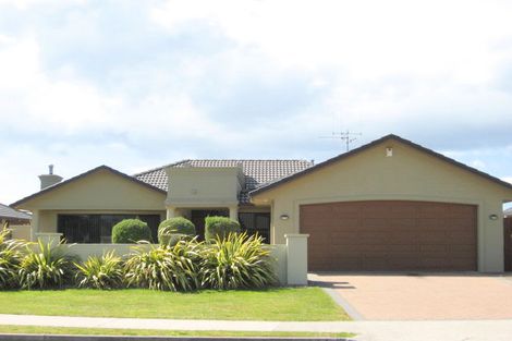 Photo of property in 631 Grenada Street, Papamoa Beach, Papamoa, 3118