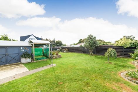 Photo of property in 2 Grant Place, Awapuni, Palmerston North, 4412