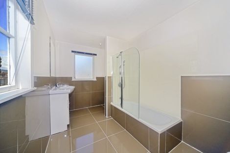 Photo of property in 42 Weraroa Road, Levin, 5510