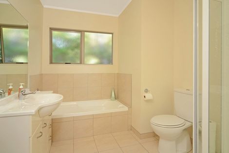 Photo of property in 1/122 Manuka Road, Bayview, Auckland, 0629