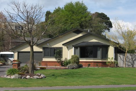 Photo of property in 5 Capricorn Place, Kawaha Point, Rotorua, 3010