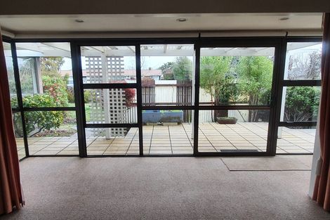 Photo of property in 25 Davidson Crescent, Hornby, Christchurch, 8042