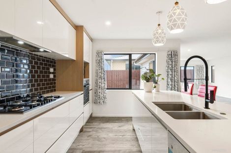 Photo of property in 6 Rere Awa Road, Glenbrook, 2681