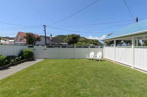 Photo of property in 176 Derwent Street, Island Bay, Wellington, 6023