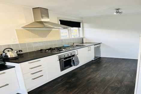 Photo of property in 30 Ealing Street, Redwood, Christchurch, 8051