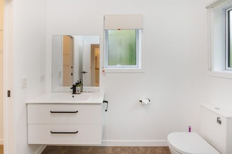 Photo of property in 35 Oram Drive, Turitea, Palmerston North, 4472