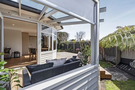 Photo of property in 11 George Street, Lower Vogeltown, New Plymouth, 4310