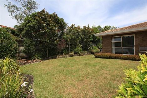 Photo of property in 10 Woodfern Crescent, Titirangi, Auckland, 0604