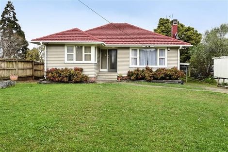 Photo of property in 3 Taupo Street, Green Bay, Auckland, 0604