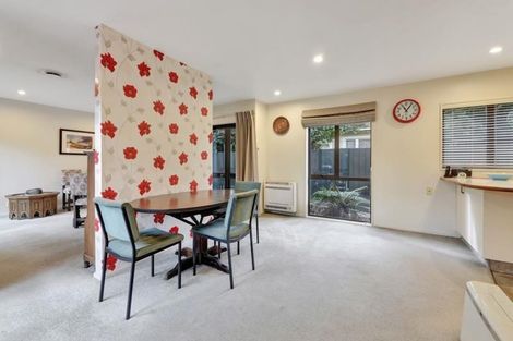 Photo of property in 412 Yaldhurst Road, Russley, Christchurch, 8042