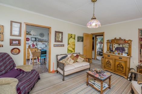 Photo of property in 1 Kings Drive, Levin, 5510