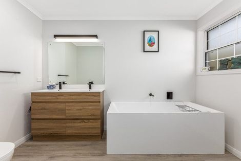 Photo of property in 84 Navigation Drive, Whitby, Porirua, 5024