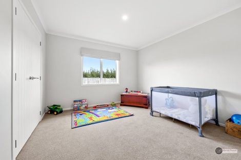 Photo of property in 12 Gardner Place, Otaki, 5512