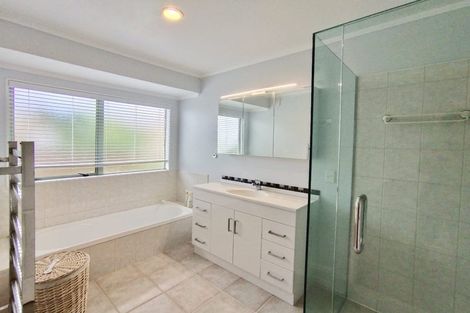 Photo of property in 15 Aspatria Place, Northpark, Auckland, 2013