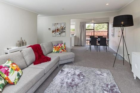 Photo of property in 2/17 Ross Martin Court, Conifer Grove, Takanini, 2112