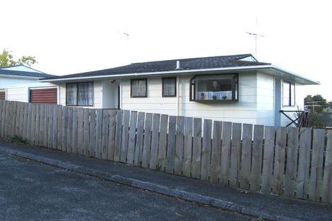 Photo of property in 5 Denarius Lane, Glendene, Auckland, 0602