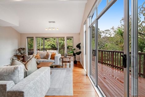 Photo of property in 9 Springwater Vale, Unsworth Heights, Auckland, 0632