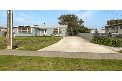 Photo of property in 69 Koputara Road, Himatangi Beach, Foxton, 4891