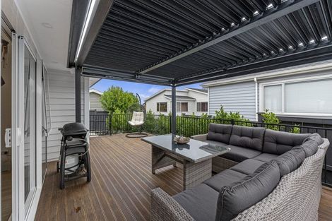 Photo of property in 16 Verdot Close, Kumeu, 0810