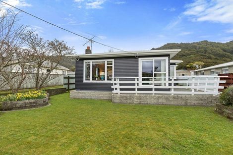 Photo of property in 185 Wainuiomata Road, Wainuiomata, Lower Hutt, 5014