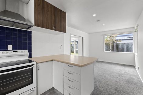 Photo of property in 2/51 Picton Avenue, Riccarton, Christchurch, 8011