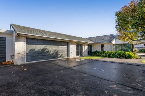 Photo of property in 3 Karina Road, Merrilands, New Plymouth, 4312