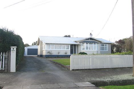 Photo of property in 14 Wellington Street, Feilding, 4702