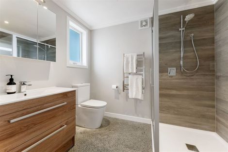 Photo of property in 72 Hanham Road, Kumeu, 0891