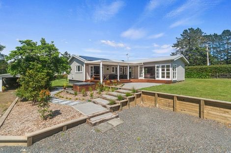 Photo of property in 169 Awa Road, Kumeu, 0891