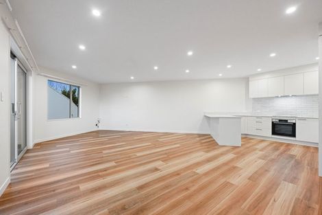 Photo of property in 2/24 Pickering Crescent, Chedworth, Hamilton, 3210