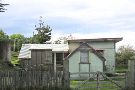 Photo of property in 1 Dustin Street, Foxton Beach, Foxton, 4815