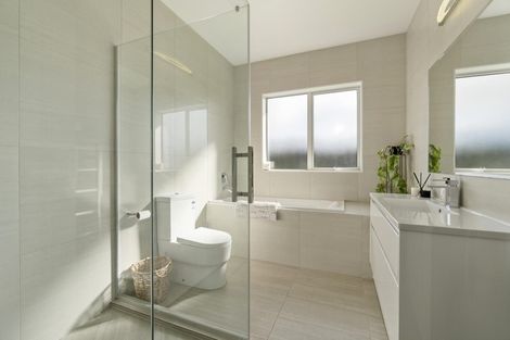 Photo of property in 13 Will Street, Huapai, Kumeu, 0810