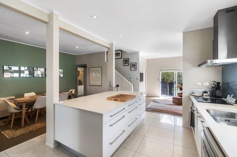 Photo of property in 1/21 Onepoto Road, Hauraki, Auckland, 0622