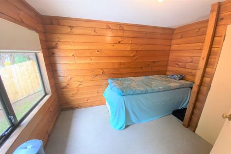 Photo of property in 1/100 Bond Crescent, Forrest Hill, Auckland, 0620