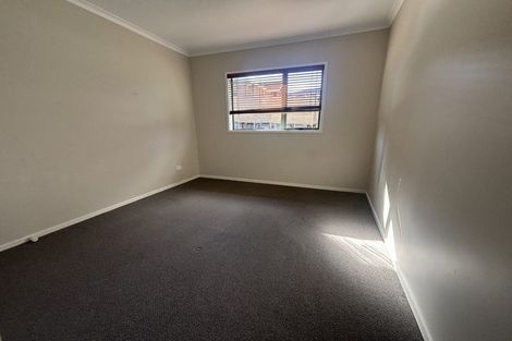 Photo of property in 55 Sabulite Road, Kelston, Auckland, 0602