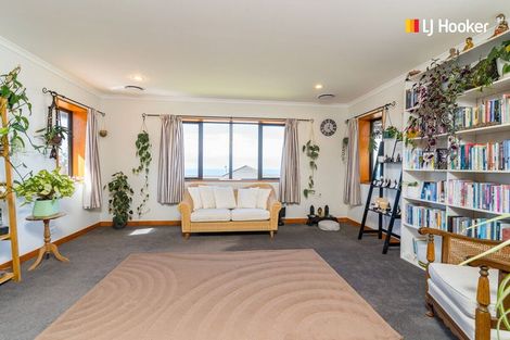 Photo of property in 41 Highgrove, Saint Clair, Dunedin, 9012