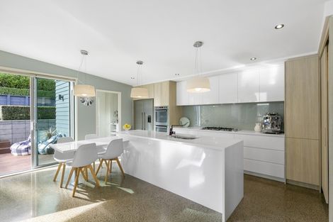 Photo of property in 7 Lakshmi Place, Khandallah, Wellington, 6035