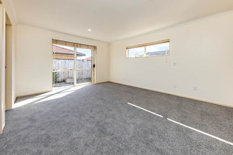 Photo of property in 16 Mordane Place, Flat Bush, Auckland, 2016