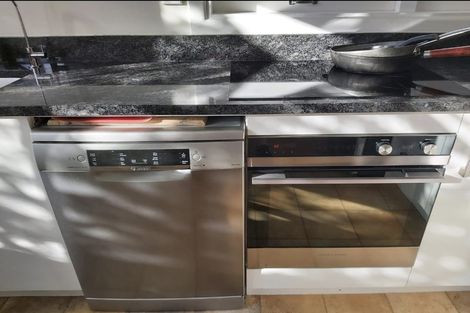 Photo of property in 32 Halifax Street, Kingston, Wellington, 6021