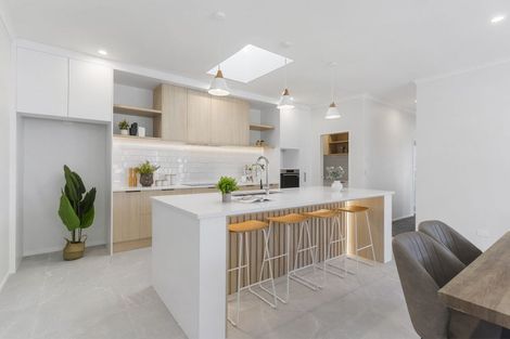 Photo of property in 21 Korowhiti Road, Clarks Beach, 2122