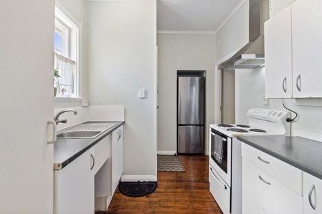 Photo of property in 325 Lake Road, Hauraki, Auckland, 0622