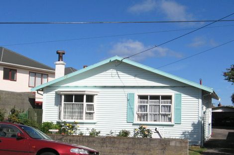 Photo of property in 64 Strathavon Road, Miramar, Wellington, 6022