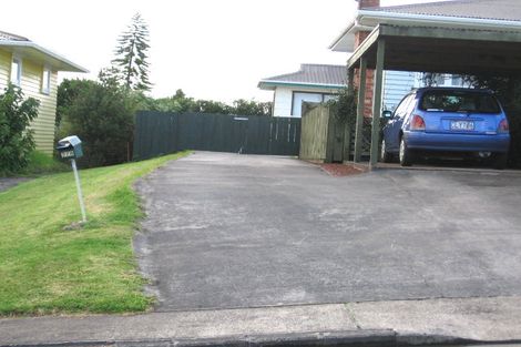 Photo of property in 1/27 Sylvan Crescent, Te Atatu South, Auckland, 0610