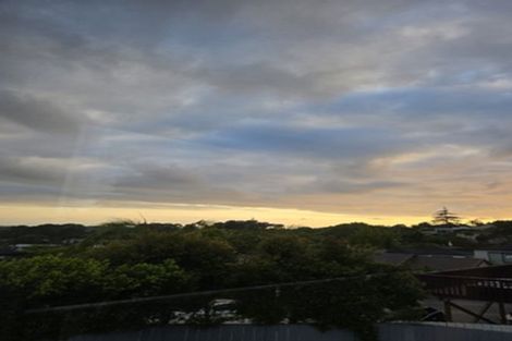 Photo of property in 63 Carlisle Road, Torbay, Auckland, 0630