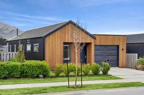 Photo of property in 42 Obelisk Street, Wanaka, 9305