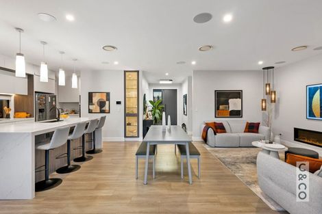 Photo of property in 21 Vogwill Road, Kumeu, 0810