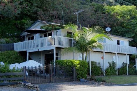 Photo of property in 394 Thames Coast Road, Thornton Bay, Thames, 3575