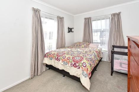 Photo of property in 22 Taiaapure Street, Weymouth, Auckland, 2103