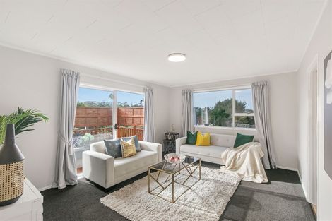 Photo of property in 8 Erica Road, Sunnynook, Auckland, 0620